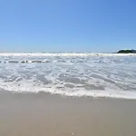 Apto Amplo a 100 mts da Praia na Rua 3700 P1397